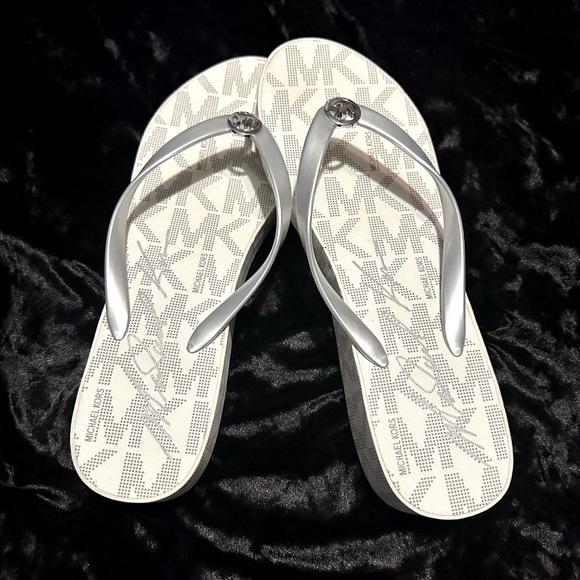 COPY - Michael Kors Flip Flops - Picture 3 of 4